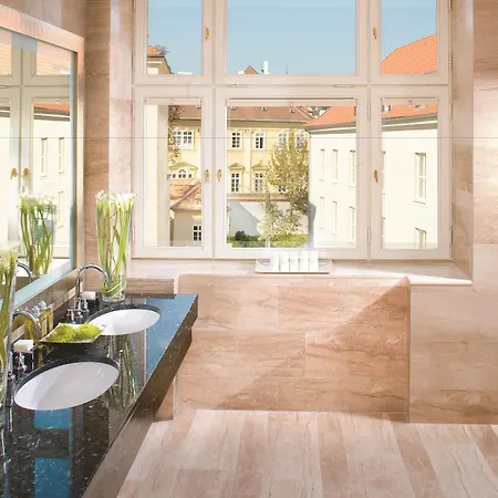 Mandarin Oriental,