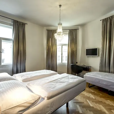 Sophie's Hostel *