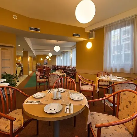 Ea胡杨酒店 酒店 布拉格