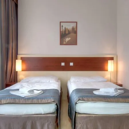 Hotell Gloria 4*