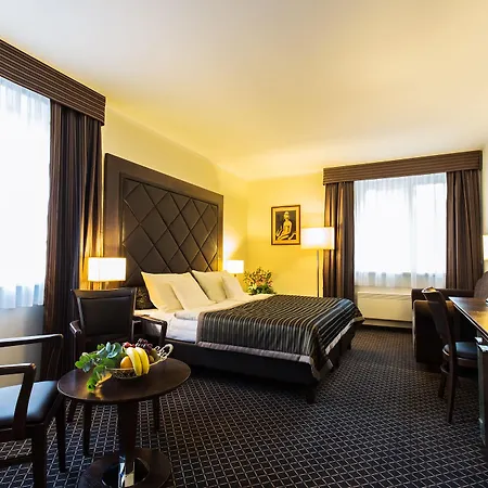 Hotel Selsky Dvur - Bohemian Village Courtyard Prague