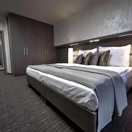 Volcano Hotell 4*