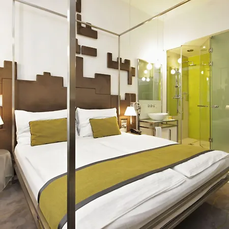 Pure White Hotell 4*