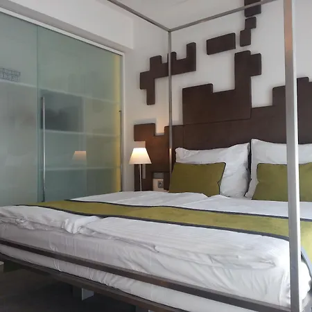 Hotell Pure White 4*