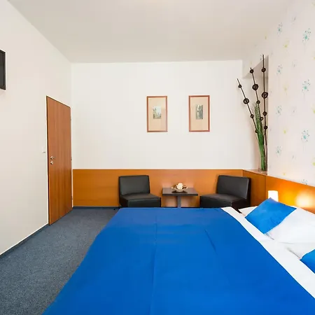 Hotel Adeba 3*
