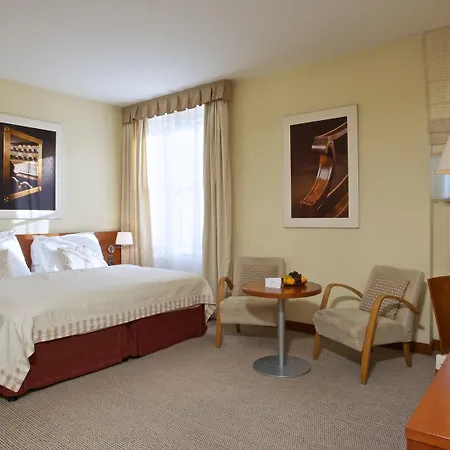 Hotel Art 4*