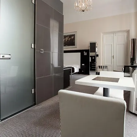 Old Town Square By Emblem Aparthotel 5*