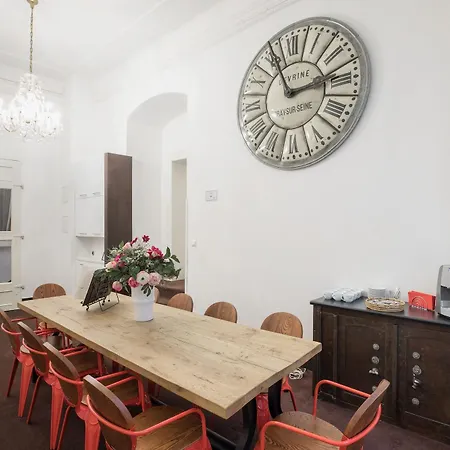 Old Town Square By Emblem Apartmanhotel Prága