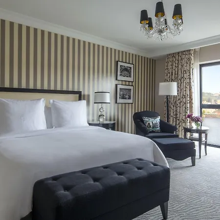 Отель Four Seasons 5*