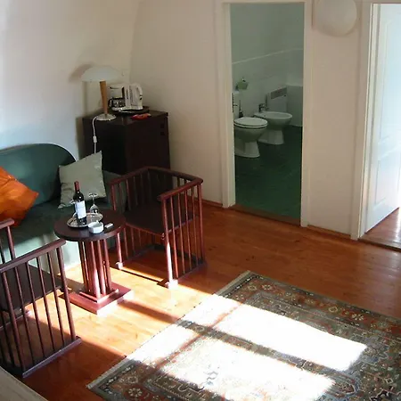 Domus Henrici Otel 4*