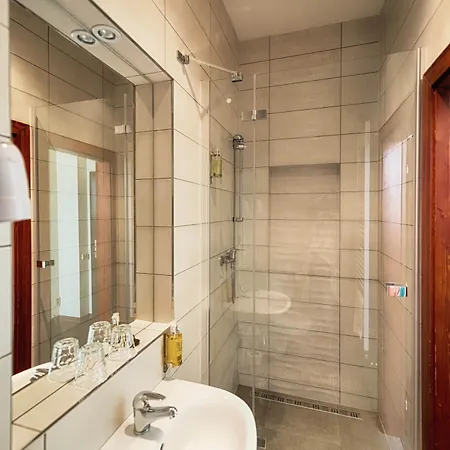 Hotel Bohemia Plaza 4*
