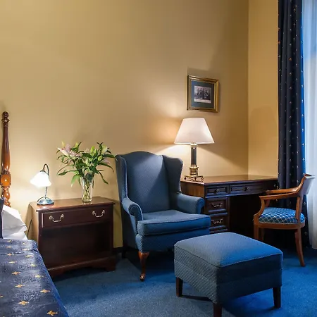 Hotel Bohemia Plaza 4*