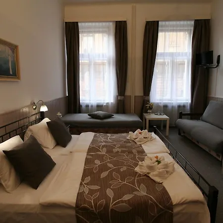 Hotel Anette 3*
