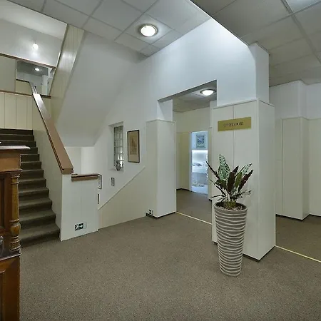 Hotel Anette 3*