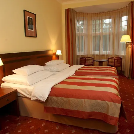 Hotell Hotel Villa 4*