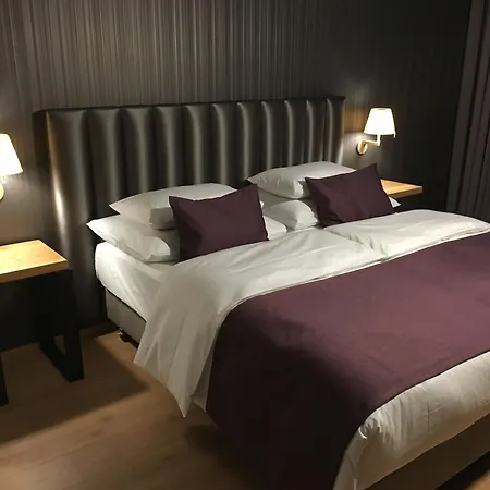 Hotel Moods Charles Bridge 4*