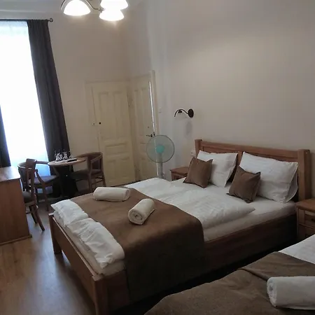 Merlin Hotel