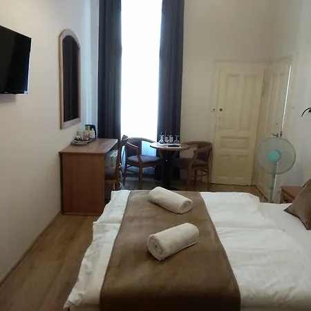 Merlin 3* Prague