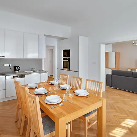 Downtown Kodanska Aparthotel Prague