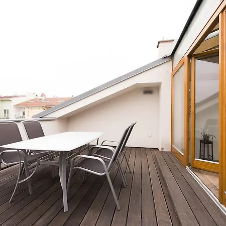 Downtown Kodanska 4* Prag