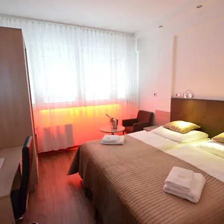 Hotel Aura Design & Garden Pool