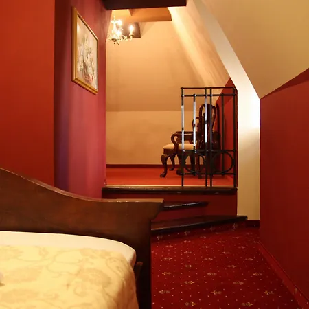 Otel Golden Age Prag