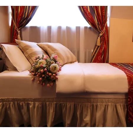 Golden Age Otel