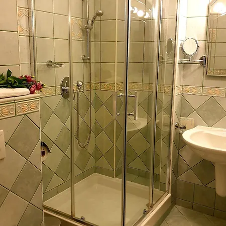 Golden Age 3* Прага