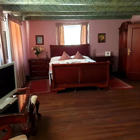 Otel Golden Age