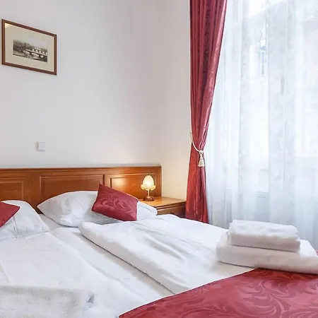 Liliova Old Town Hotel 4*