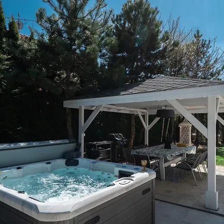 Villa Serenity With Garden Jacuzzi *