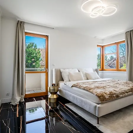 Villa Serenity With Garden Jacuzzi