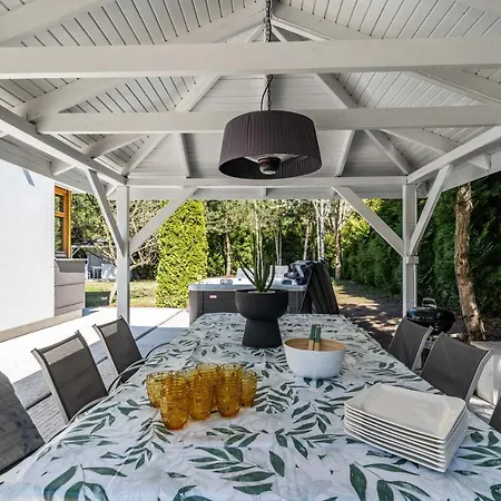 Serenity With Garden Jacuzzi