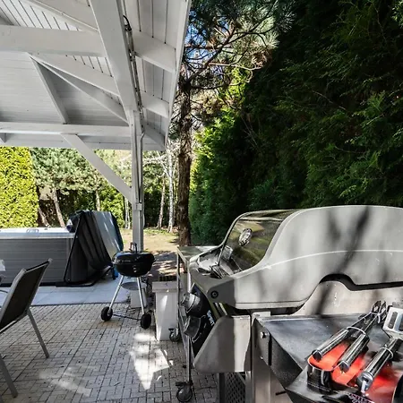 Serenity With Garden Jacuzzi *