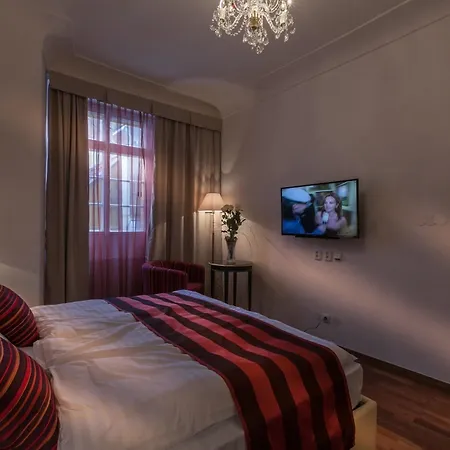 Hotel Little King U Malvaze 4*