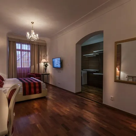 Hotel Little King U Malvaze 4*