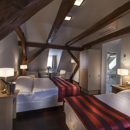 Little King U Malvaze 4* Praga