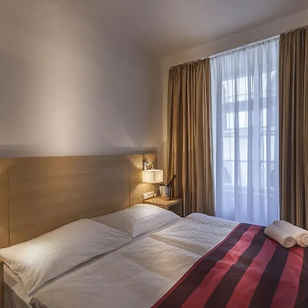 Hotel Little King U Malvaze