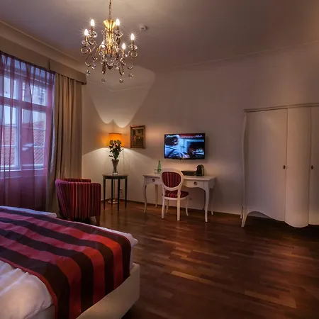 Hotel Little King U Malvaze