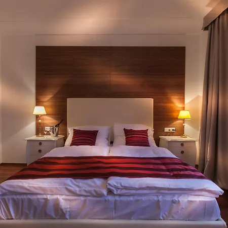 Hotel Little King U Malvaze 4*
