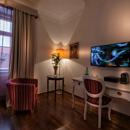 Hotel Little King U Malvaze 4*