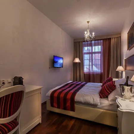 Hotel Little King U Malvaze Praga
