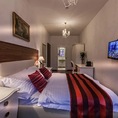 Little King U Malvaze Hotel 4*