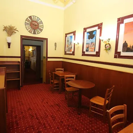 Old Hotell 3*