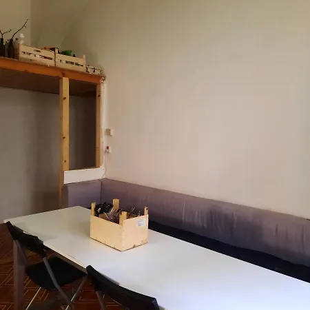 Downtown Minimalistic In Flatshare Homestay Prague