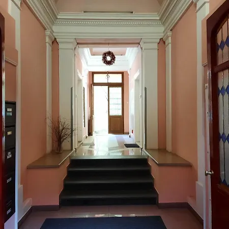 Homestay Downtown Minimalistic In Flatshare Prague