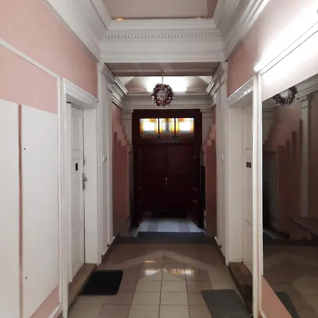 Homestay Downtown Minimalistic In Flatshare Prague