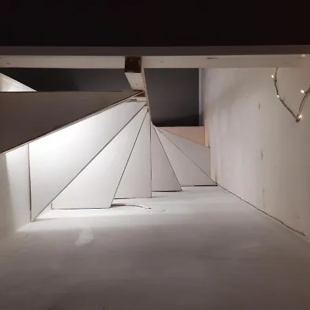 Downtown Minimalistic In Flatshare