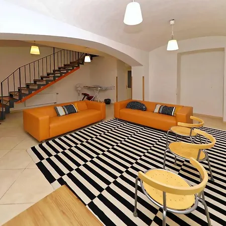 Jiriho Z Podebrad Apartment