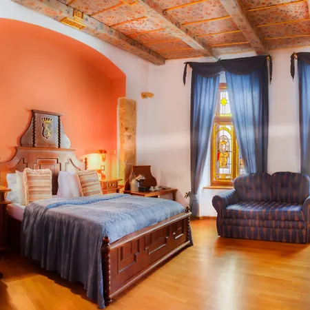 The King Charles 4*
